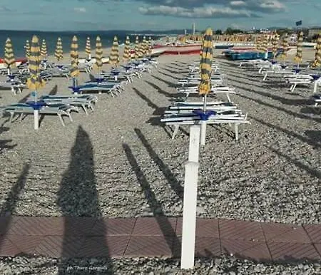 Paradiso Hotel 3*